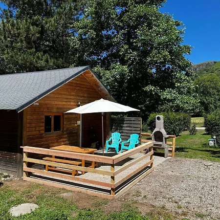 & La Santoire キャンプ場 Saint-Bonnet-de-Condat