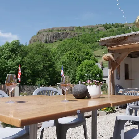 Camping&chalets La Santoire Camping Saint-Bonnet-de-Condat