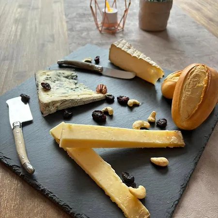 & La Santoire Kemp *